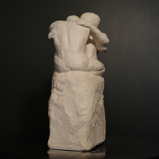 Le pardon - Tirage en plâtre d'après un original en terre sèche. Dimensions 11 x 7 x 22 cm. Signé &amp; daté 2021